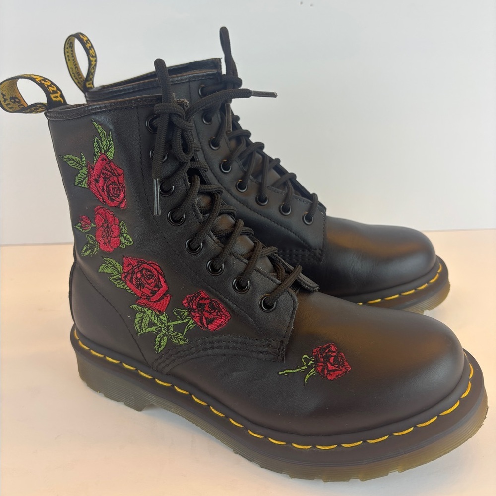 Dr Marten 1460  Vonda red roses 7 red roses Dr martens